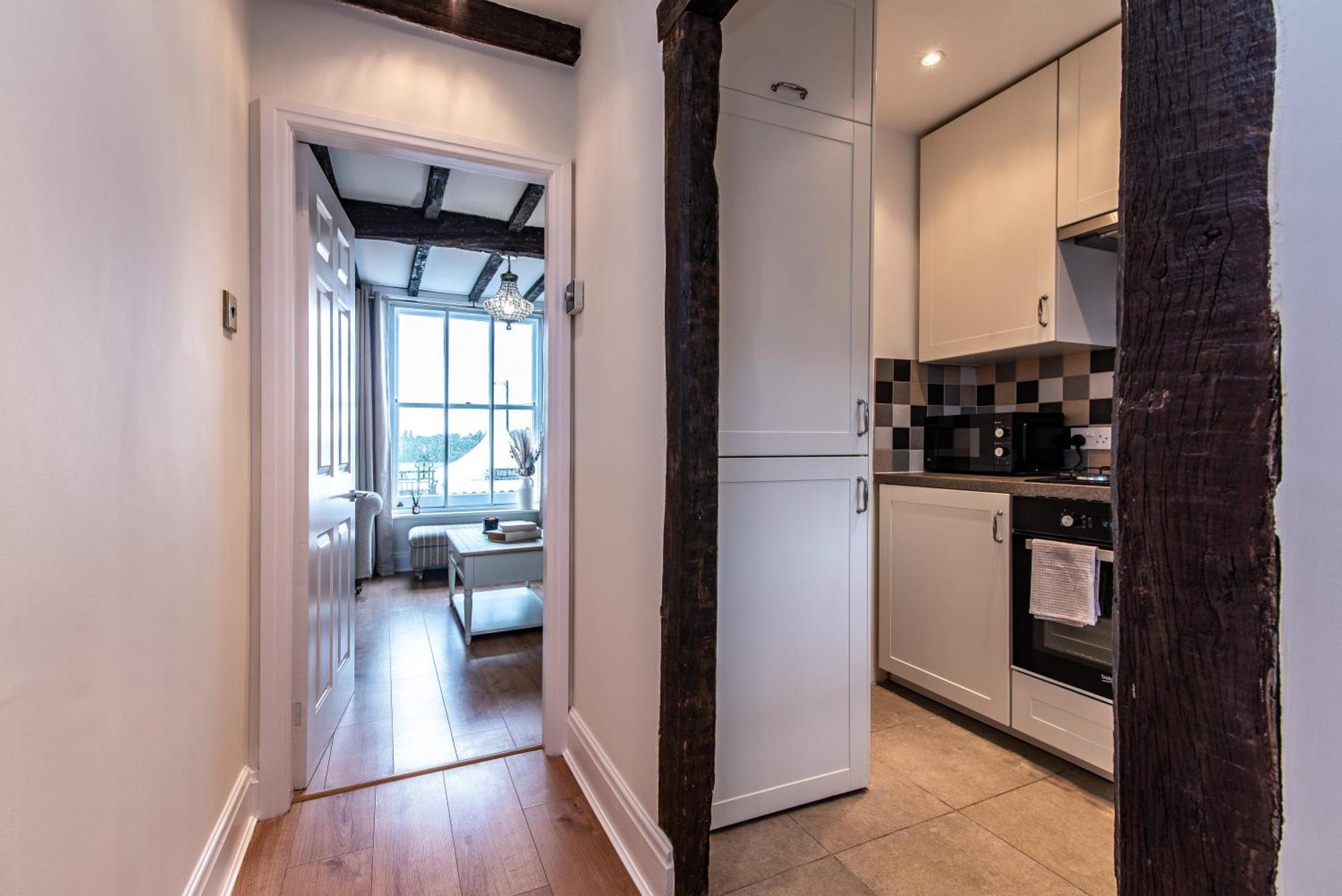 Racecourse Views, Townhouse With Parking *