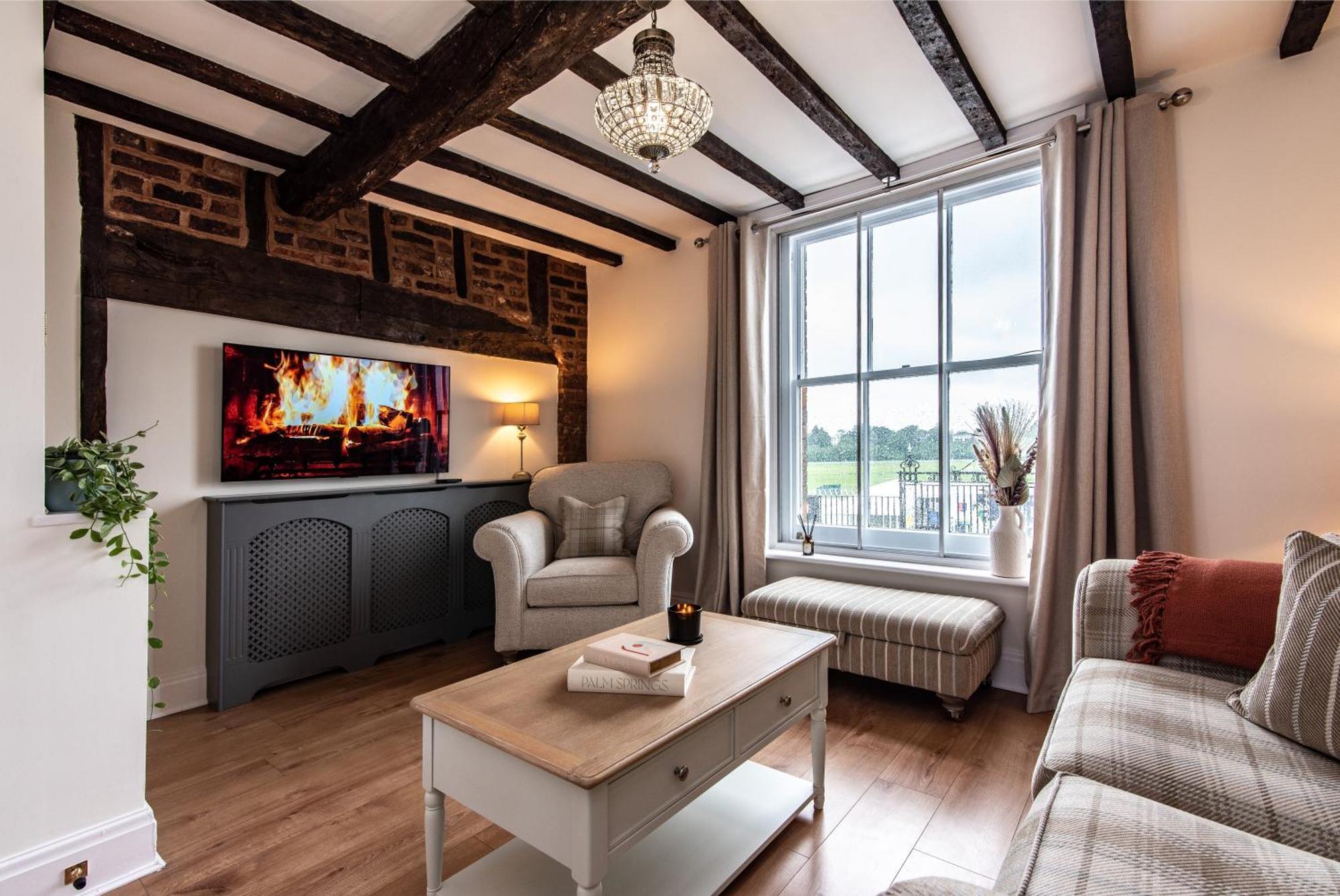 Racecourse Views, Townhouse With Parking Chester